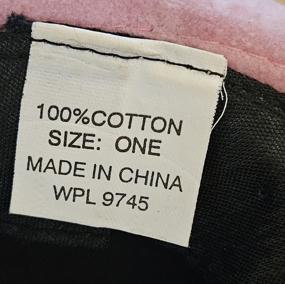 Pink Fedora hat cute heart accent. - Picture 10 of 11